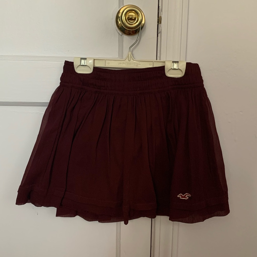 Hollister maroon ruffle mini skirt